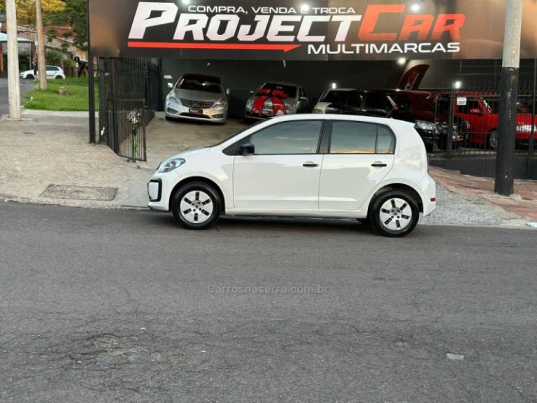 VOLKSWAGEN - UP - 2018/2018 - Branca - Sob Consulta