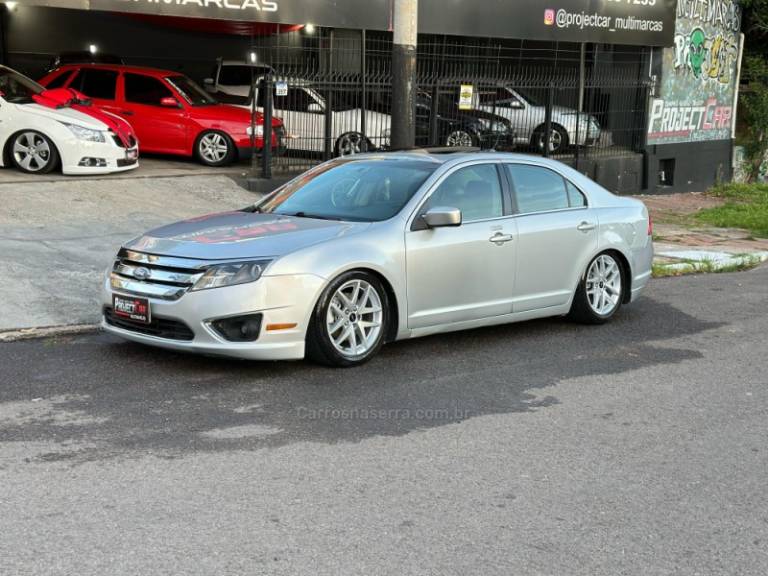 FORD - FUSION - 2010/2010 - Prata - R$ 45.900,00